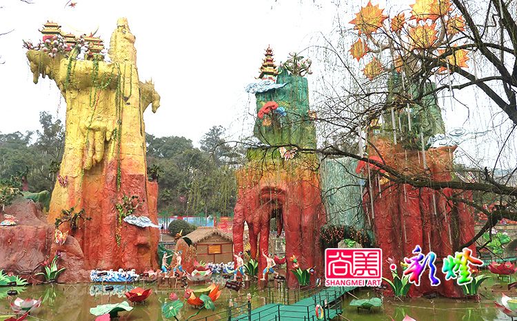 第十七屆自貢燈會(huì)2號(hào)湖燈組《九天攬?jiān)隆? /> 
</p>
<p class=