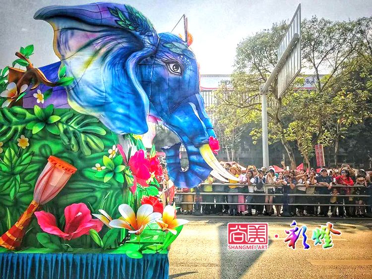 大象彩車、花車