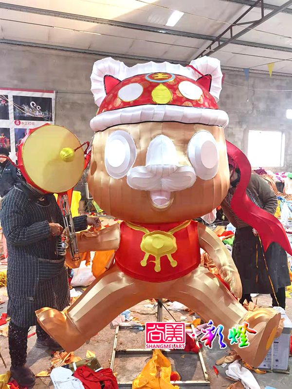 ?；①R歲彩燈卡通裱糊