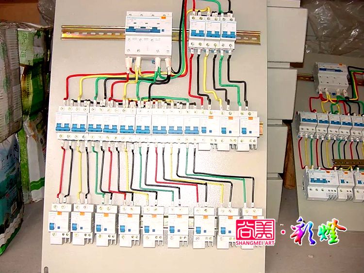 舉辦燈會用的彩燈是用三相電還是兩相電？