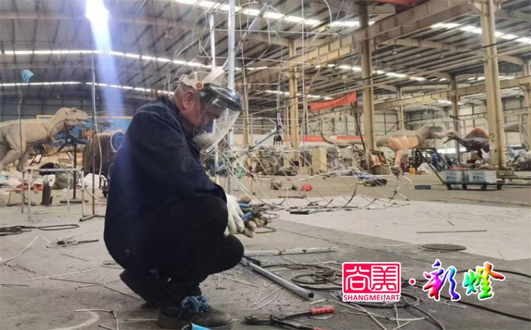 彩燈制作師傅的優(yōu)秀品質(zhì)如何提升？