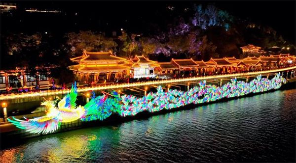 又是一年女兒節(jié)，自貢彩燈再次點(diǎn)亮嘉陵江畔